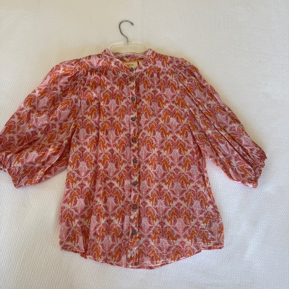 MAEVE by ANTHROPOLOGIE - retro short sleeve blouse with TIGERS on it - so cool!